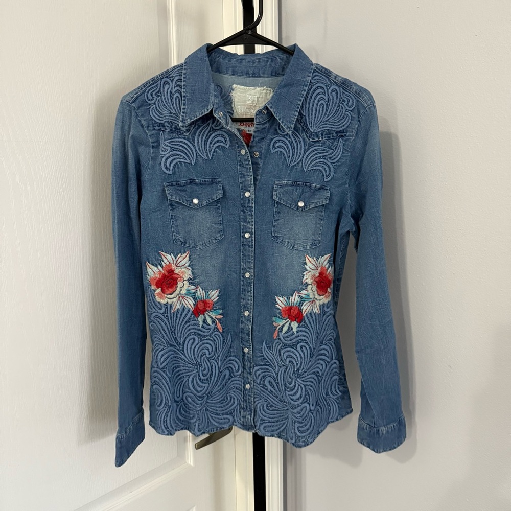 JOHNNY WAS Workshop Westward Shirt Size Medium Embroidered Boho Western Women’s